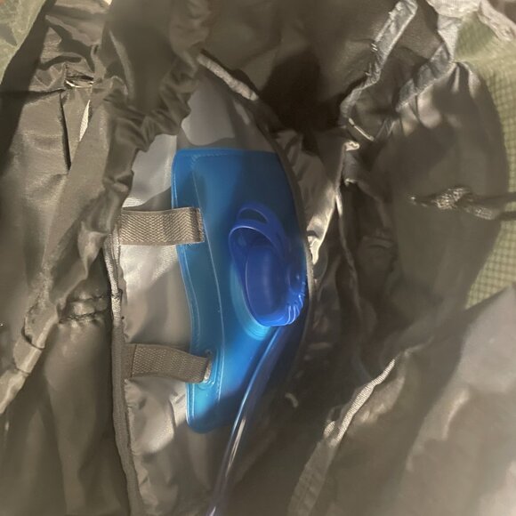 Bear Grylls 45L Hiking Hydration Backpack, Day Pack With 2L Water Bladder - Picture 9 of 10